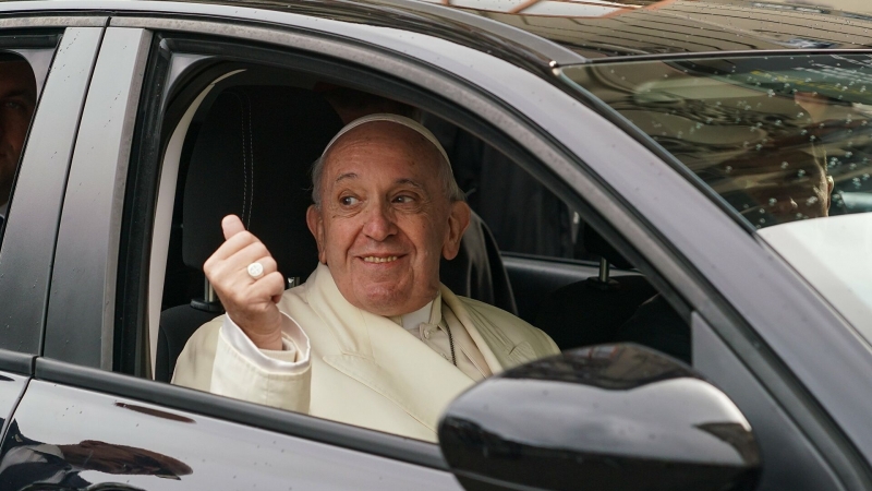 Папа Франциск во время всеобщей аудиенции пошутил о своем самочувствии