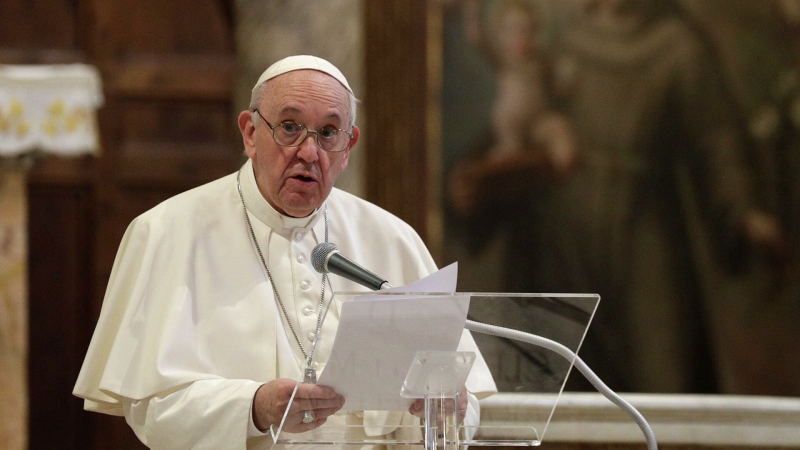 Папа Франциск во время всеобщей аудиенции пошутил о своем самочувствии