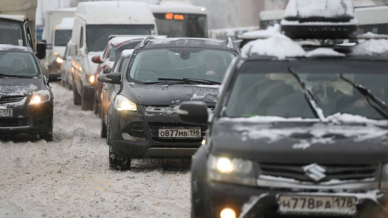 Петербургских водителей предупредили о временном перекрытии проезда по Литейному и Шпалерной