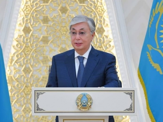 Президент Казахстана объявил мораторий на увеличение зарплат чиновников и депутатов