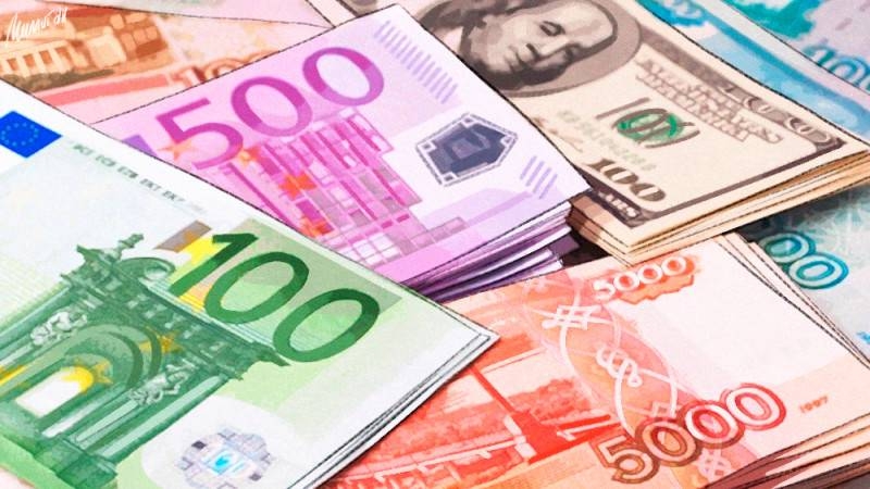 Россияне чаще меняли валюту в 2021 году