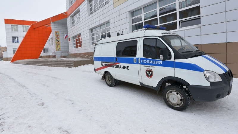Школы Южно-Сахалинска и Магадана проверяют после сообщений о "минировании"