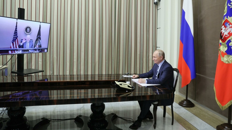 Сотрудничество России и КНР сдерживает напряженность в мире, заявил посол