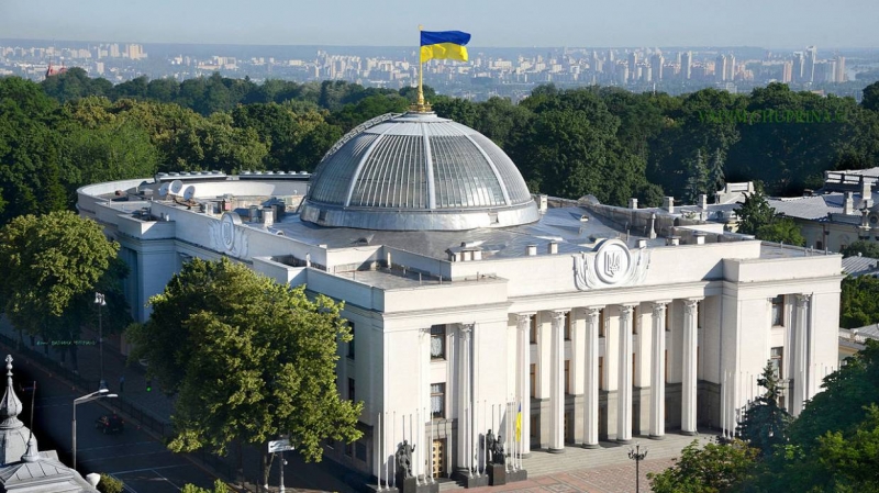 Ушли через подземный переход: украинские депутаты Рады спасались бегством от митингующих