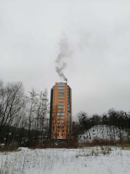 В Киеве 16-этажный жилой дом начали отапливать дровами