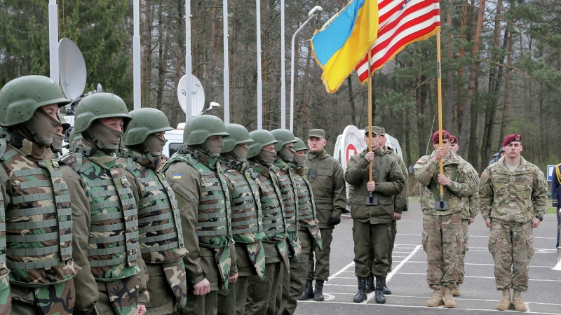 В Киеве "Акция благодарности союзникам Украины" собрала 200 человек