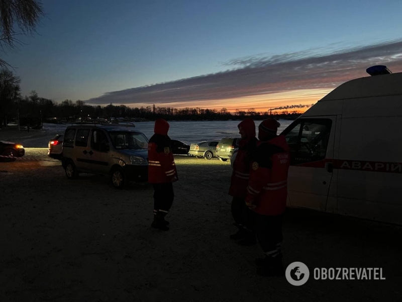 В Киеве начали праздновать Крещение: в местах купания дежурят спасатели и медики. Фото и видео