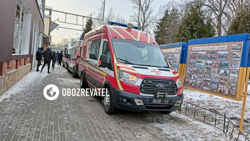 В Киеве начали праздновать Крещение: в местах купания дежурят спасатели и медики. Фото и видео