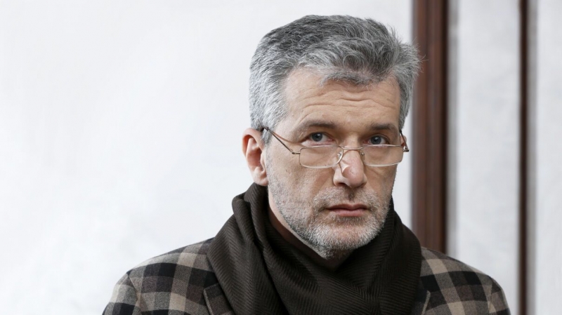 В Киеве совершили нападение на известного журналиста: его избили и ограбили. Фото и видео