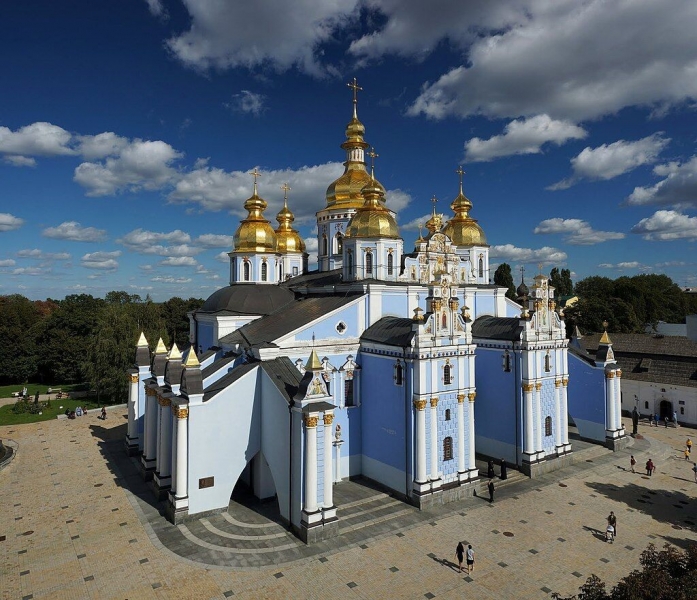 В сети показали, как выглядел Михайловский монастырь в Киеве перед сносом в 1937 году. Фото
