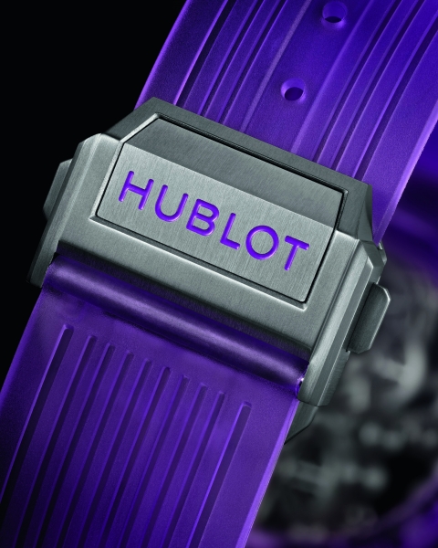 Hublot представили часы из полупрозрачного лилового сапфира