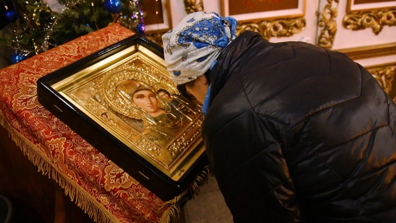 Греческий митрополит назвал умерших от COVID-19 самоубийцами