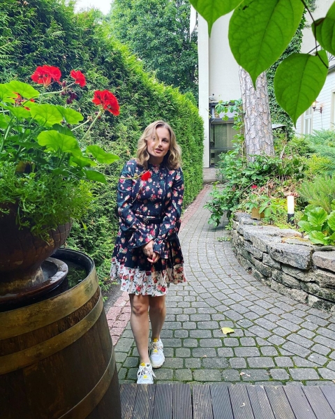 Юлия Проскурякова надела идеальное платье для прохладного лета