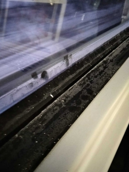 На окнах иней: ''Укрзалізниця'' заставила пассажиров поезда ''Интерсити'' мерзнуть