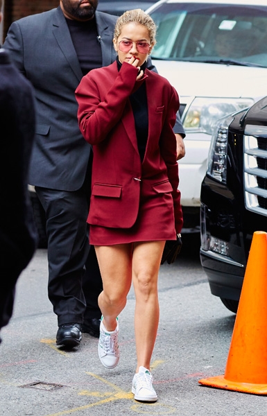 Не вульгарно, но стильно: супермодель Кейт Аптон в ультракоротких шортах