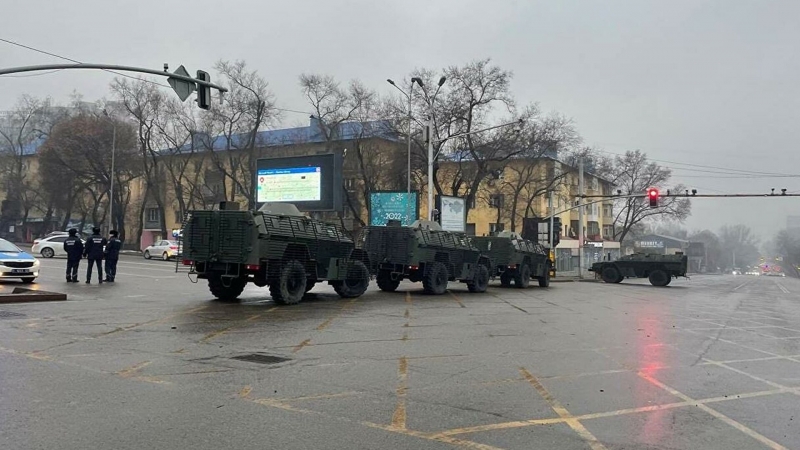 В Алма-Ате пригрозили "самыми жесткими" санкциями за езду без номеров