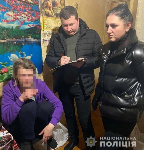 В Киеве пьяная мать напала с ножом на 4-летнего сына: подробности ЧП и фото