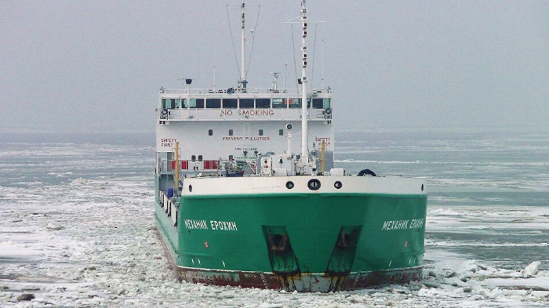 В Охотском море эвакуировали экипаж судна "Григорий Ловцов"