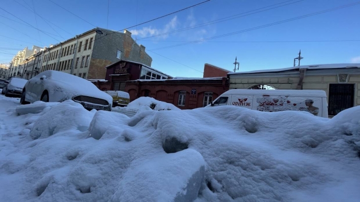Высота снежного покрова в Петербурге достигла рекордных показателей
